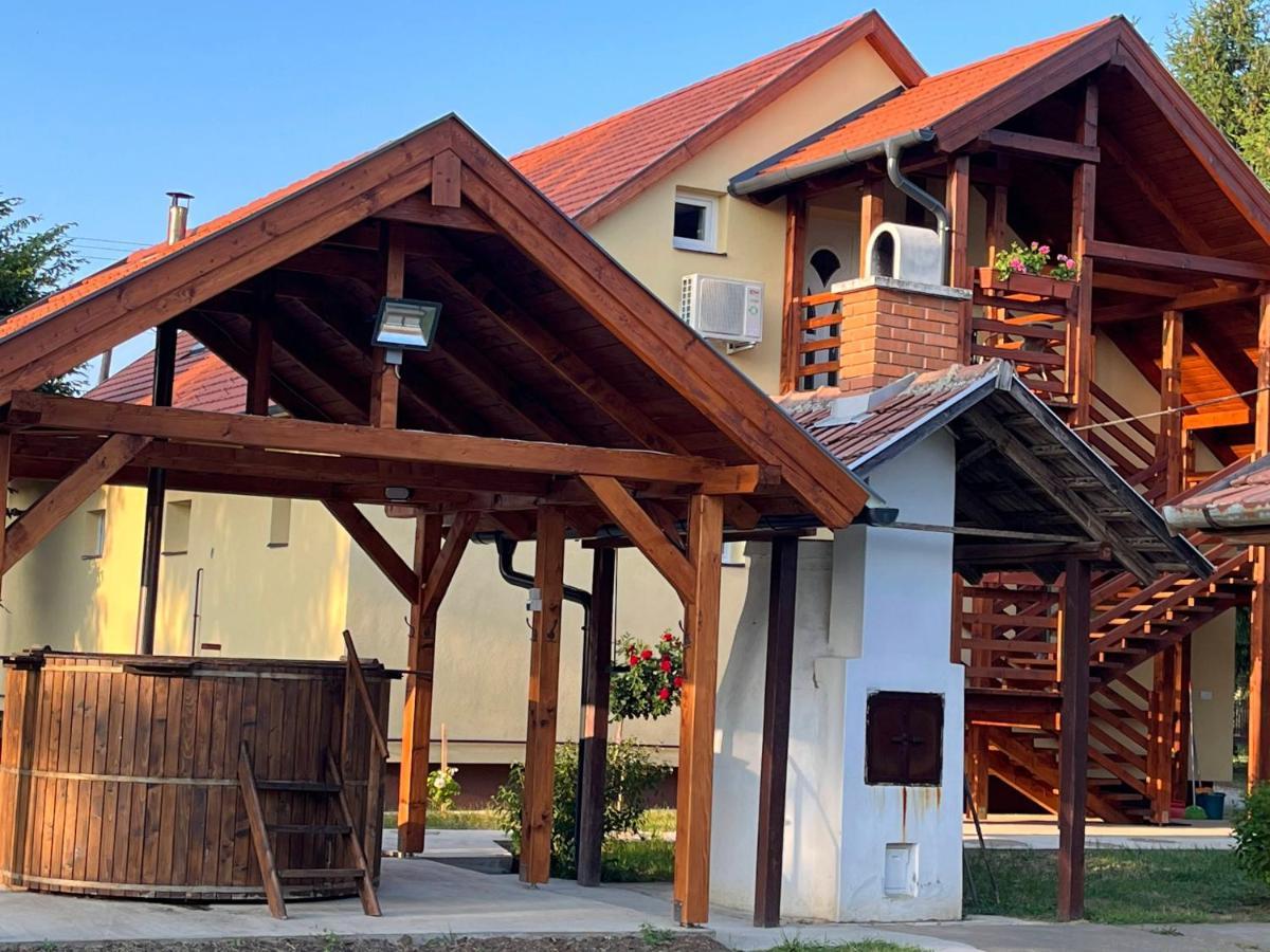 Venusz Ueduelocentrum Tiszacsege ภายนอก รูปภาพ